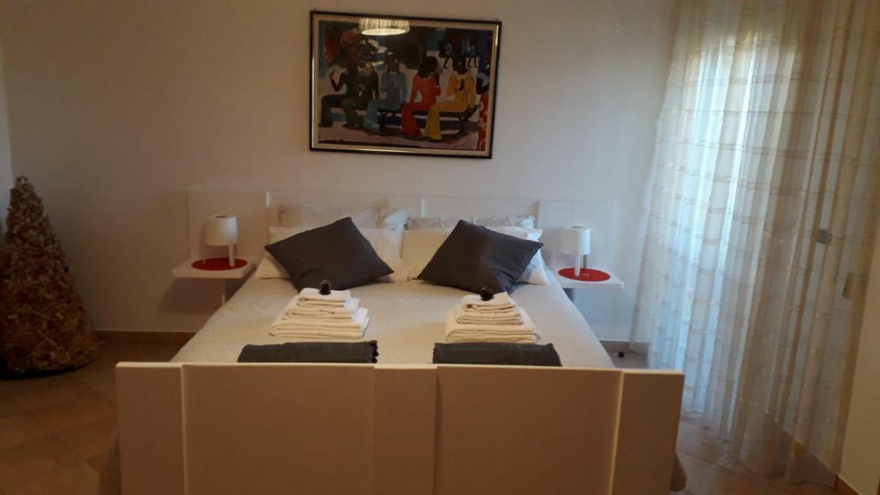 The Holiday House Hotel Santeramo in Colle Exterior photo